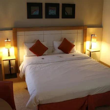 Castel De Pont-a-lesse 3* دينانت