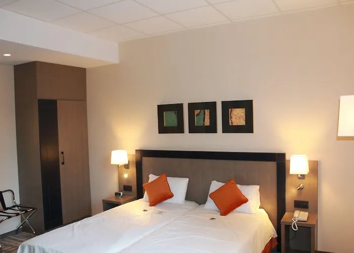 Castel De Pont-a-lesse Dinant